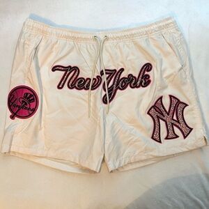 NWT New York Yankees Pro Standard Team Men's Swim Shorts XL Ivory LNY3314727